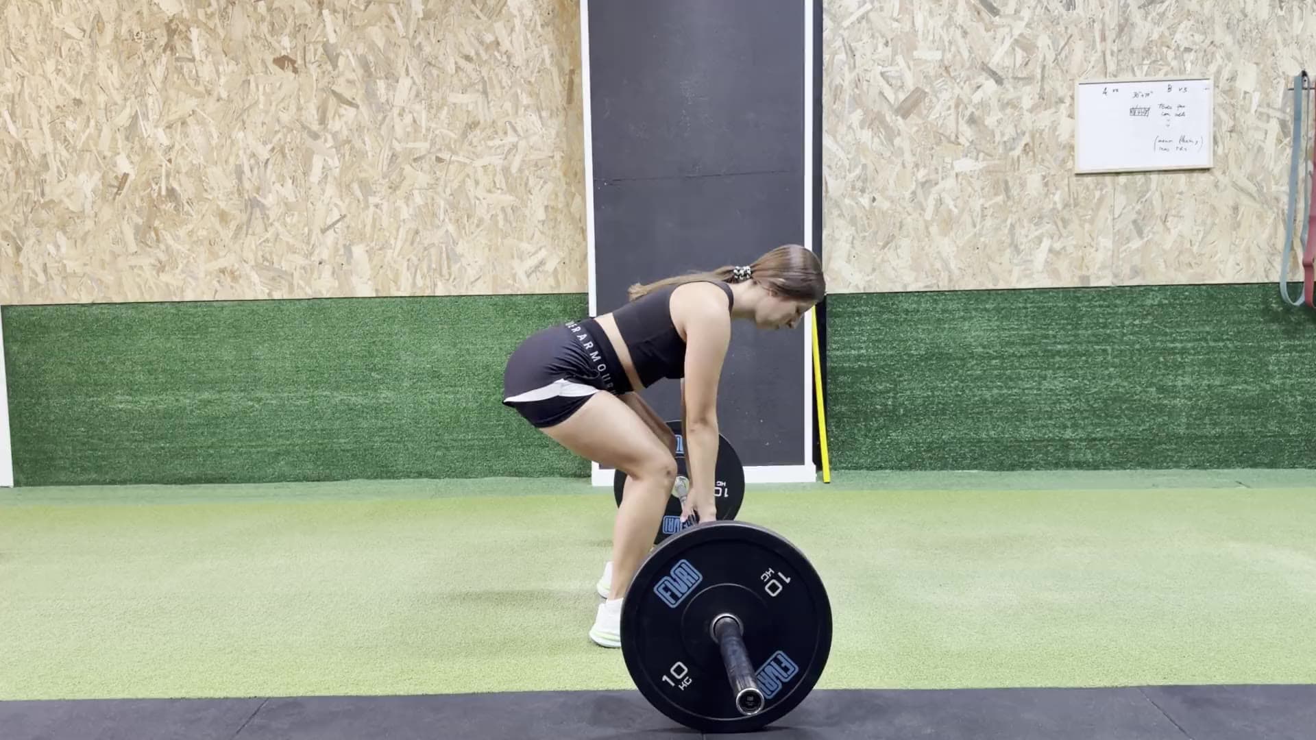 Programas VELA Performance — Victoria entrenando en el box