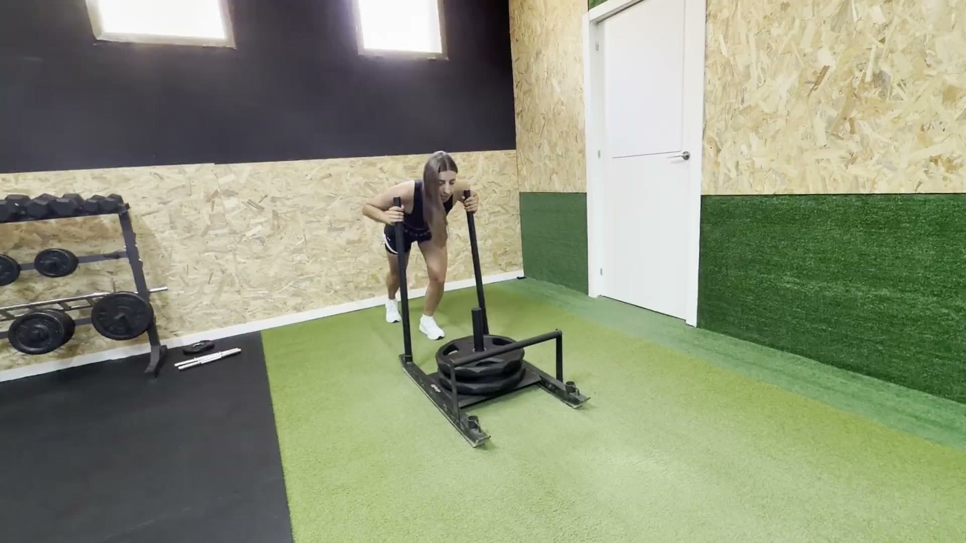 VELA Hyrox — entrenamiento por estaciones con Victoria